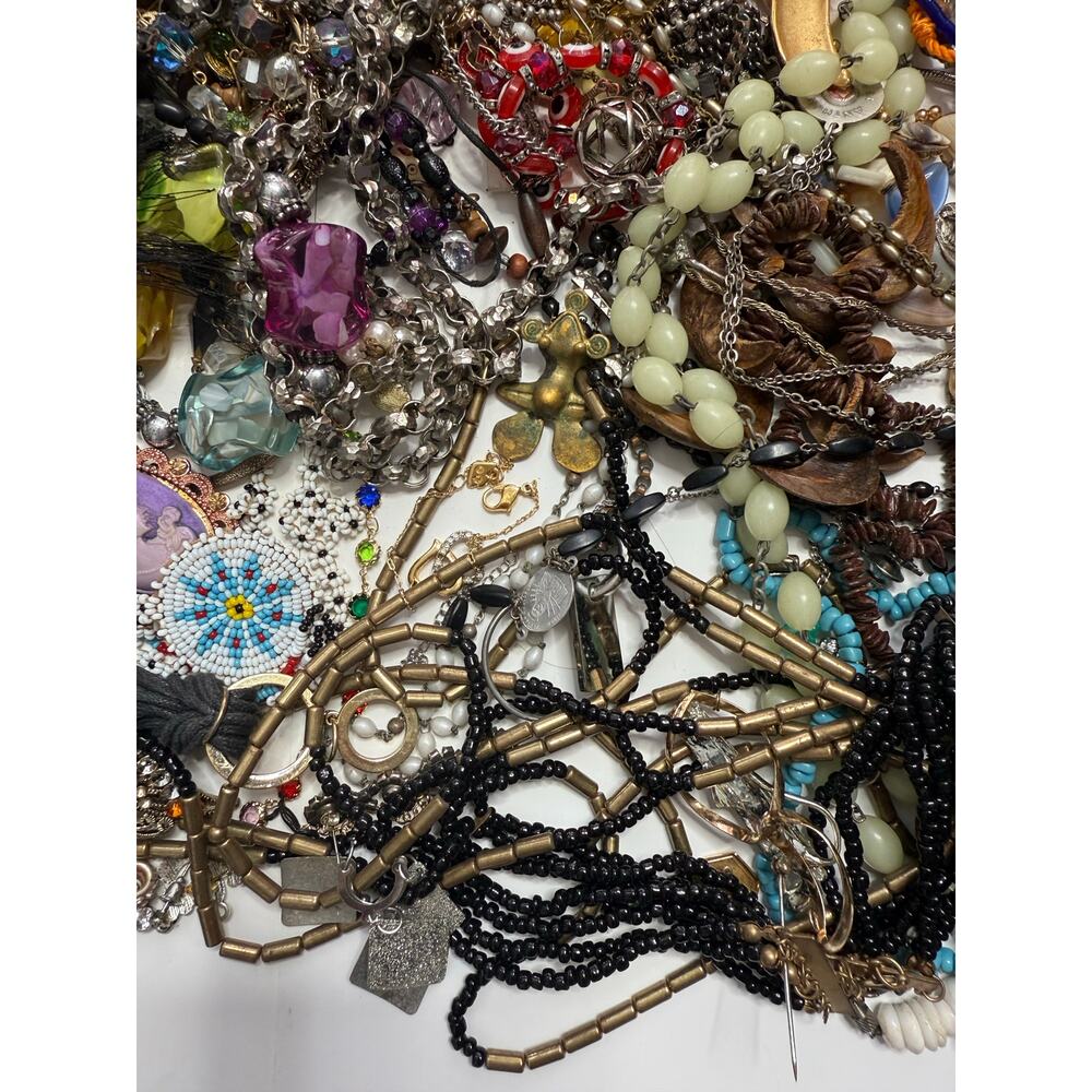 6 pounds jewelry Junk Drawer Lot vintage Estate auction AS IS - Picture 6 of 13